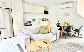 Central 2Brm 2Bth Townhouse Free Carpark