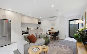 Central 2Brm 2Bth Townhouse Free Carpark